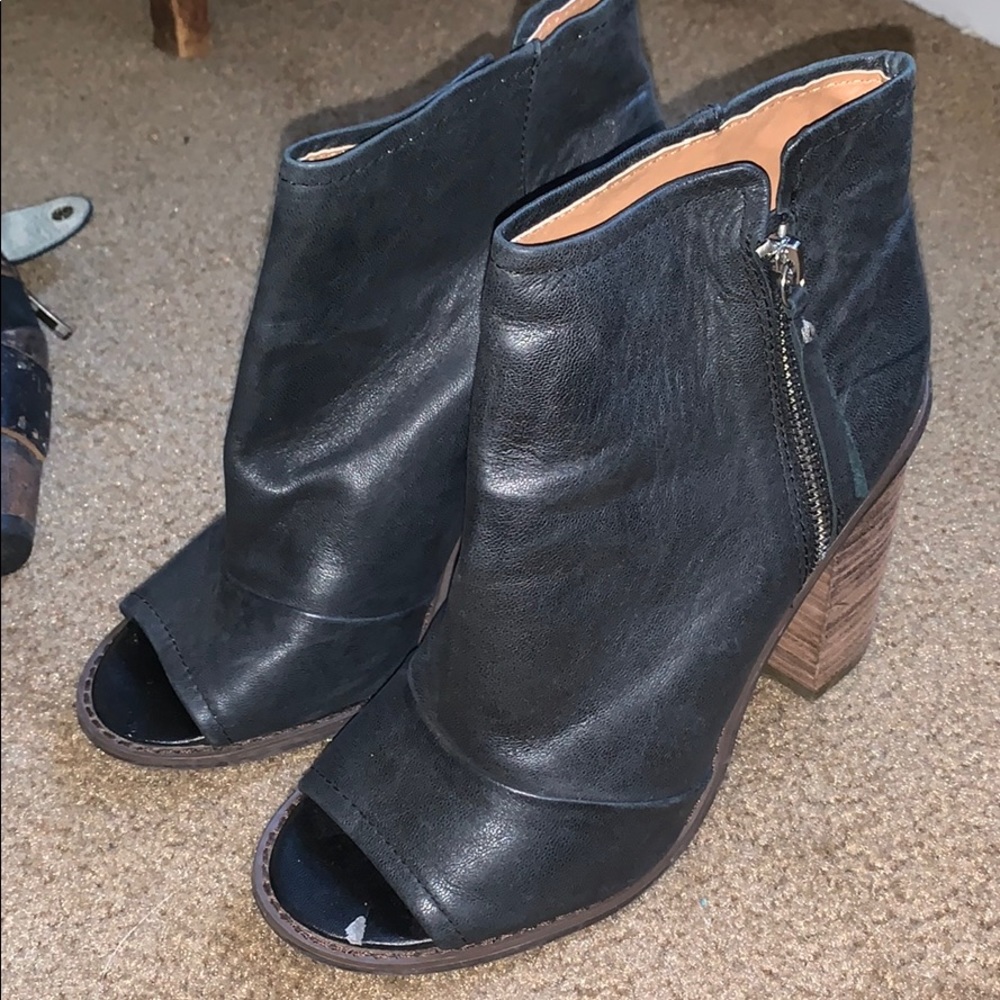 Kelsey Dagger booties